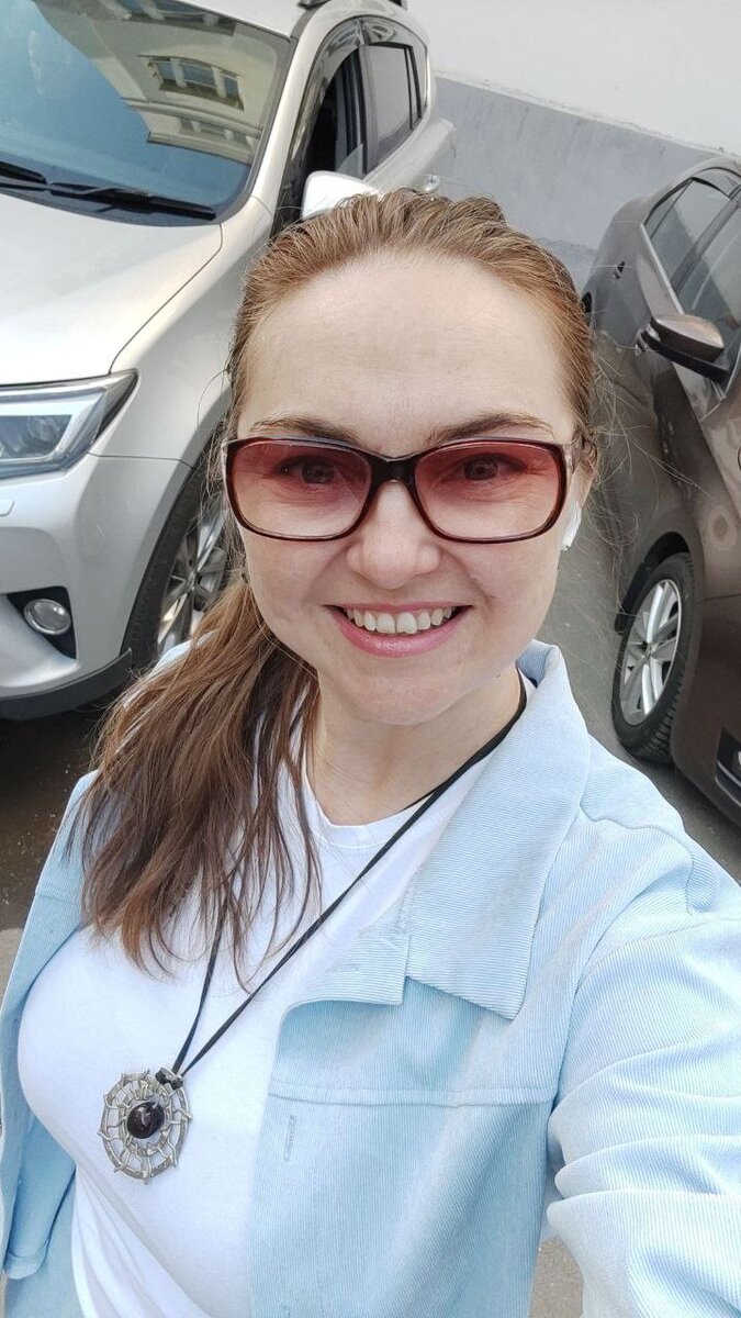 Прогулки - это важная часть моей работы. Поэтому вместо офисной шкурки на мне обычно что-то крайне удобное и почти невесомое.