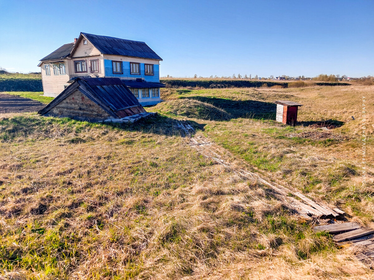 Помните, Домик Элли, который унесло ураганом? Нашла его в Лен. области |  Di_travel | Дзен