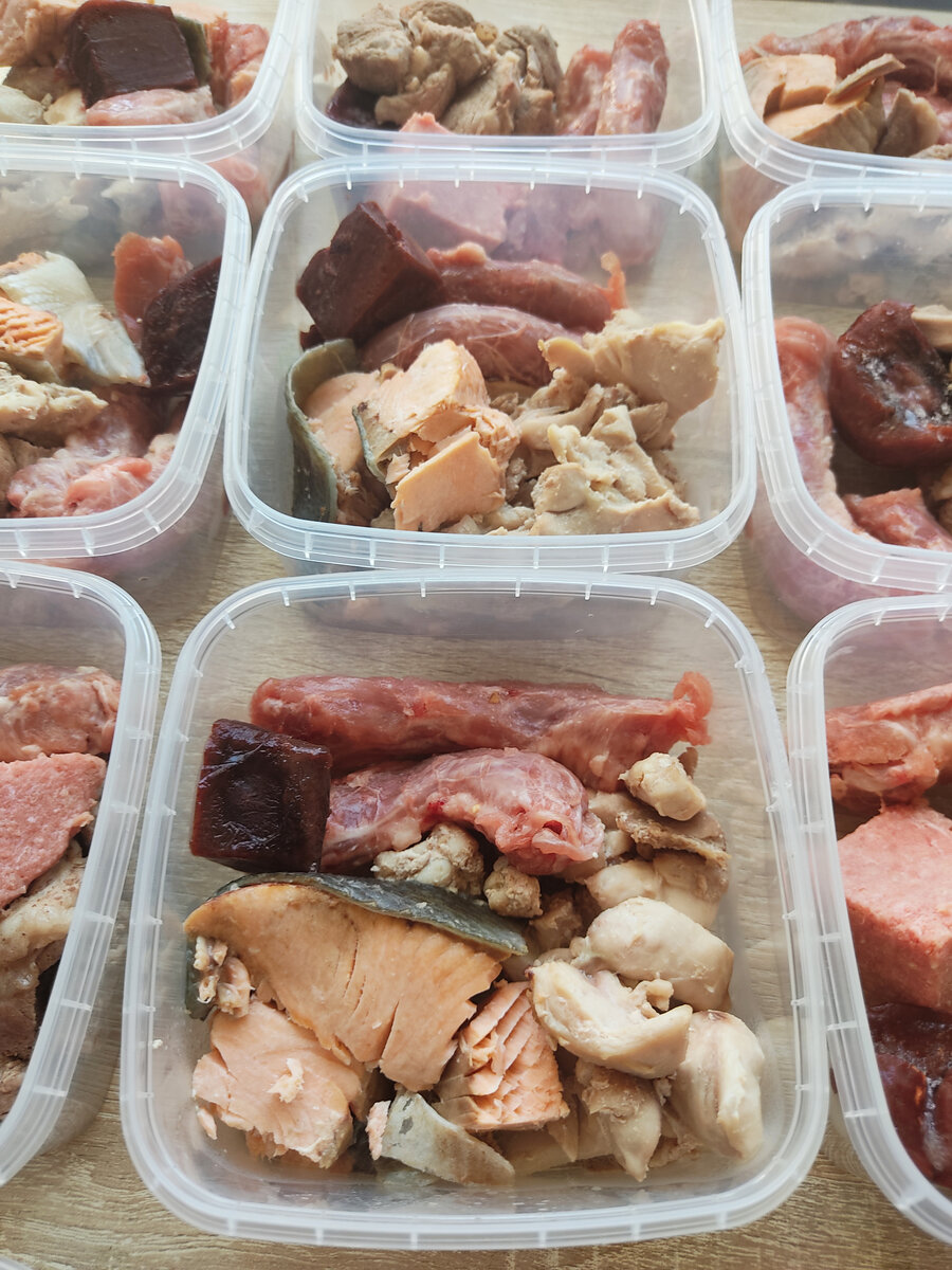 Для моей собаки. Заготовки в морозилку. Это не весь рецепт, только его "мясная часть".