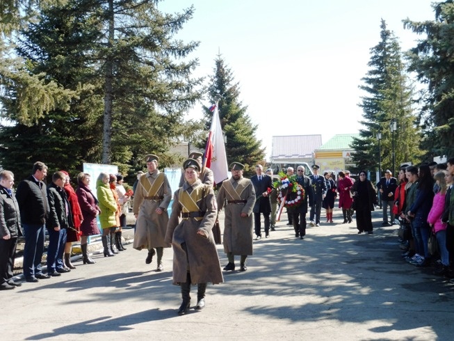 Легионеры чехословацкого корпуса (белочехи) на открытии памятника. г.Пугачёв 2017 г.