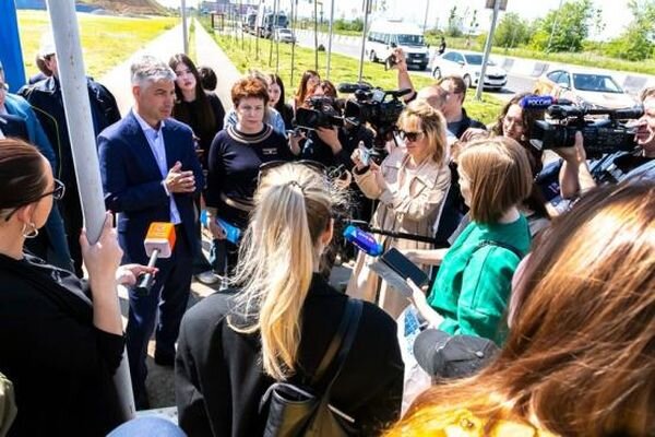 Стул в школу в первый класс