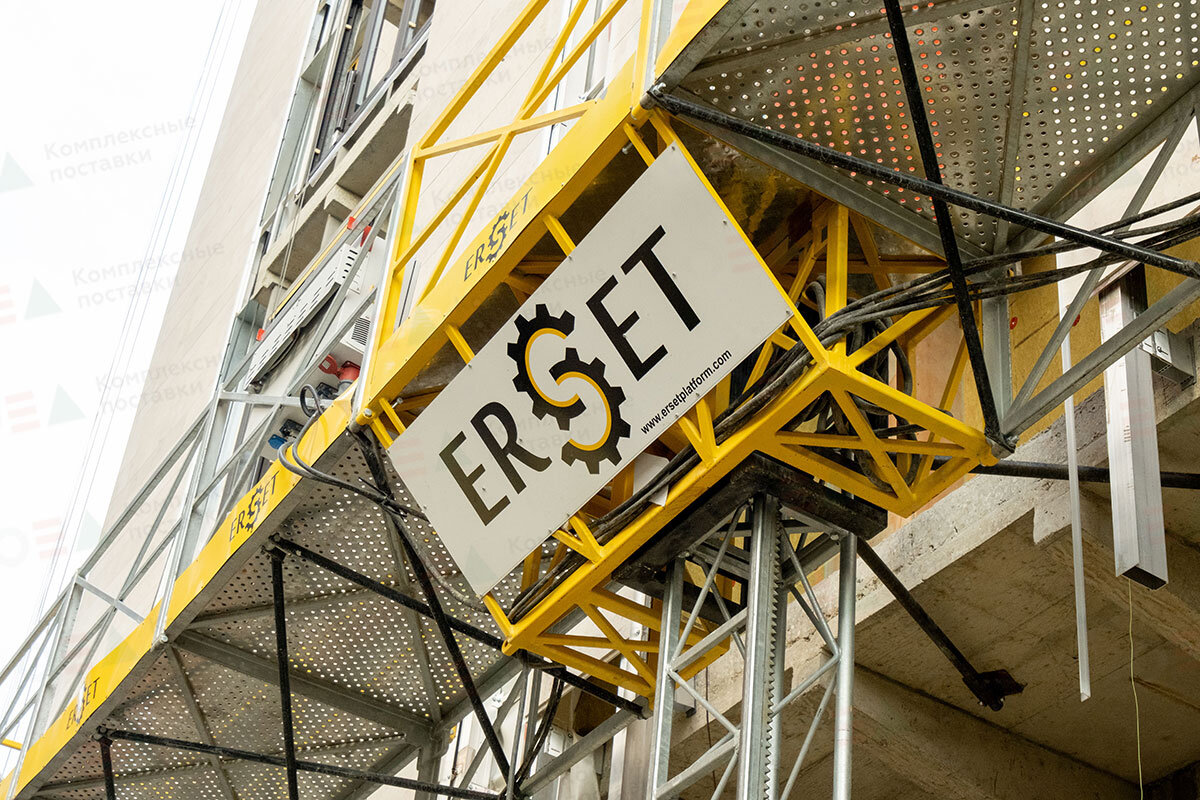  фасадный подъемник позволяет позволяет транспортировать грузы и людей на высоту до 250 метров