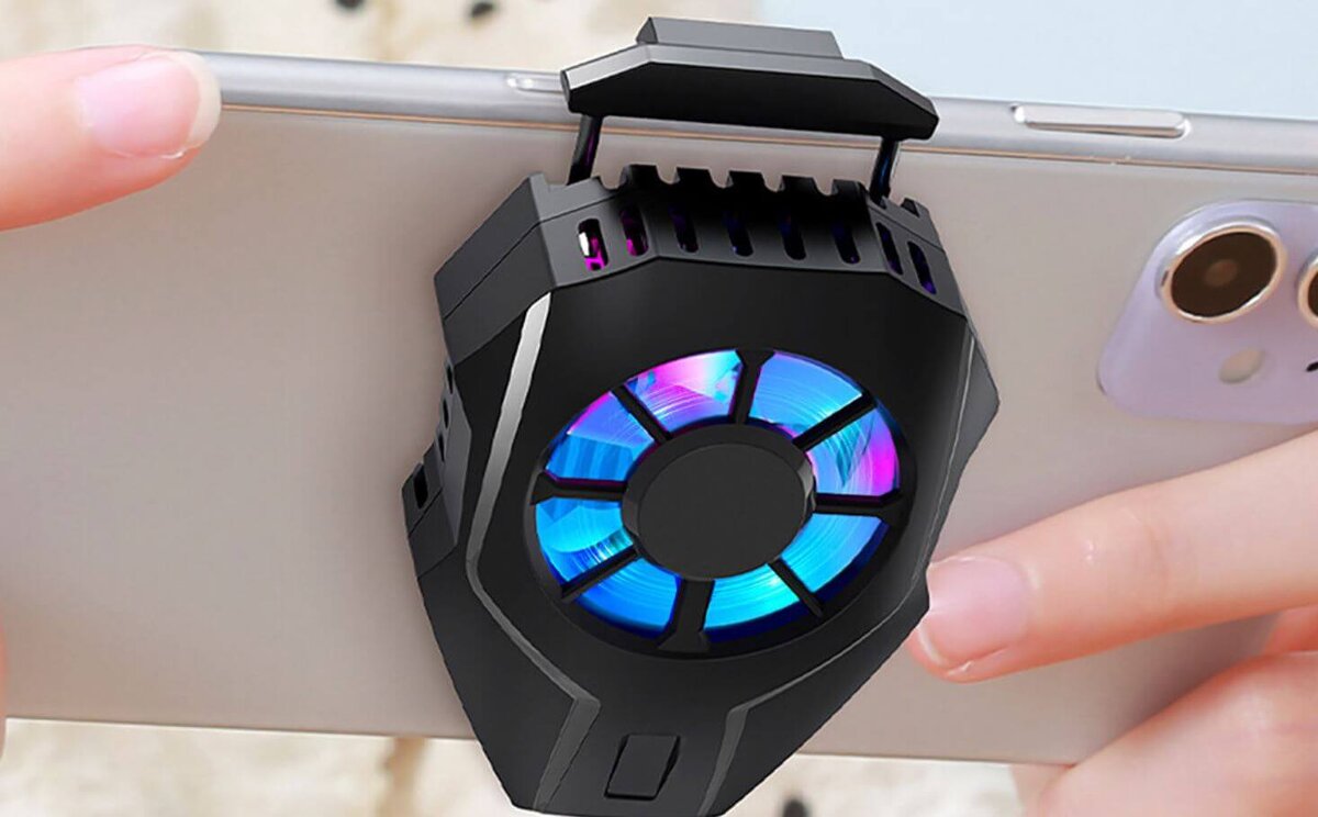    Разбираемся, помогает ли кулер для телефона на самом деле