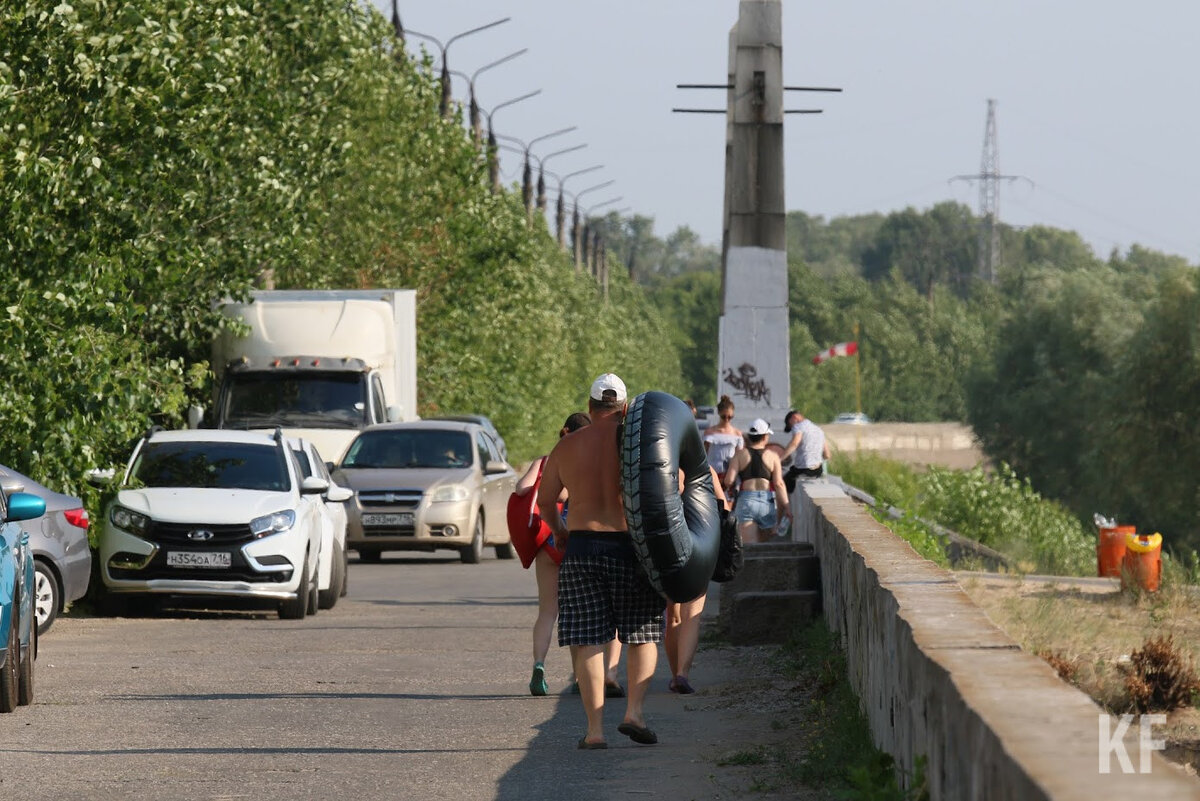 Жара в татарстане. Казань люди.