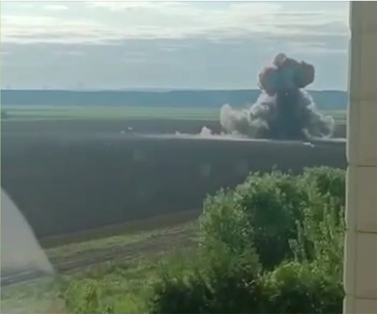 Нападение дронов на татарстан. Атака БПЛА на Москву. ПВО В Подмосковье. Атака дронов на Москву. Взрыв дронов.