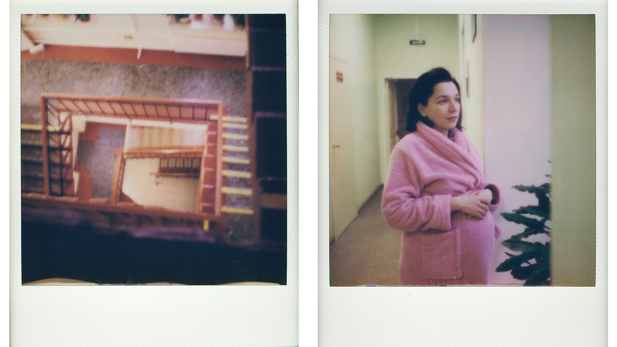 Слева: лестница в стационаре. Справа: у окна в коридоре роддома Фото: Анна Плюснина