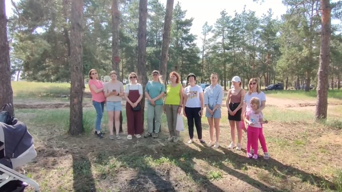     Жители Советского района Волгограда записали повторное видеообращение к Александру Бастрыкину касательно погибающего леса на Лысой горе. В нем волгоградцы пожаловались на бездействие ответственных лиц и отсутствие положительных сдвигов в деле спасения деревьев.