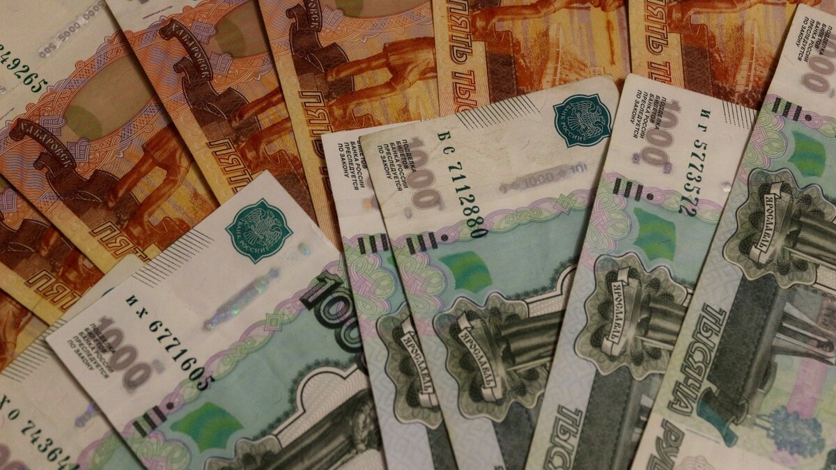     Продавец-консультант салона сотовой связи «Теле2» в Уве осуждена за присвоение денежных средств. Мимо кассы прошло более 272 тысяч рублей, сообщили в объединенной пресс-службе судов Удмуртии.