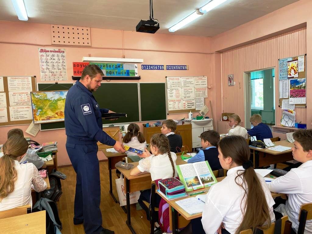 В канун летних каникул энергетики Тверьэнерго провели более 50 уроков по электробезопасности 