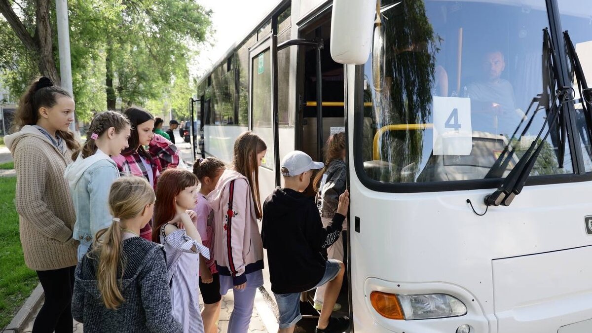     Свыше 2500 жителей белгородского города Шебекино перемещены в пункты временного размещения (ПВР) на территории региона после массированных обстрелов с территории Украины.