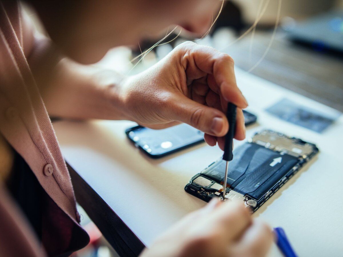   Топ-10 самых простых и сложных в ремонте смартфонов