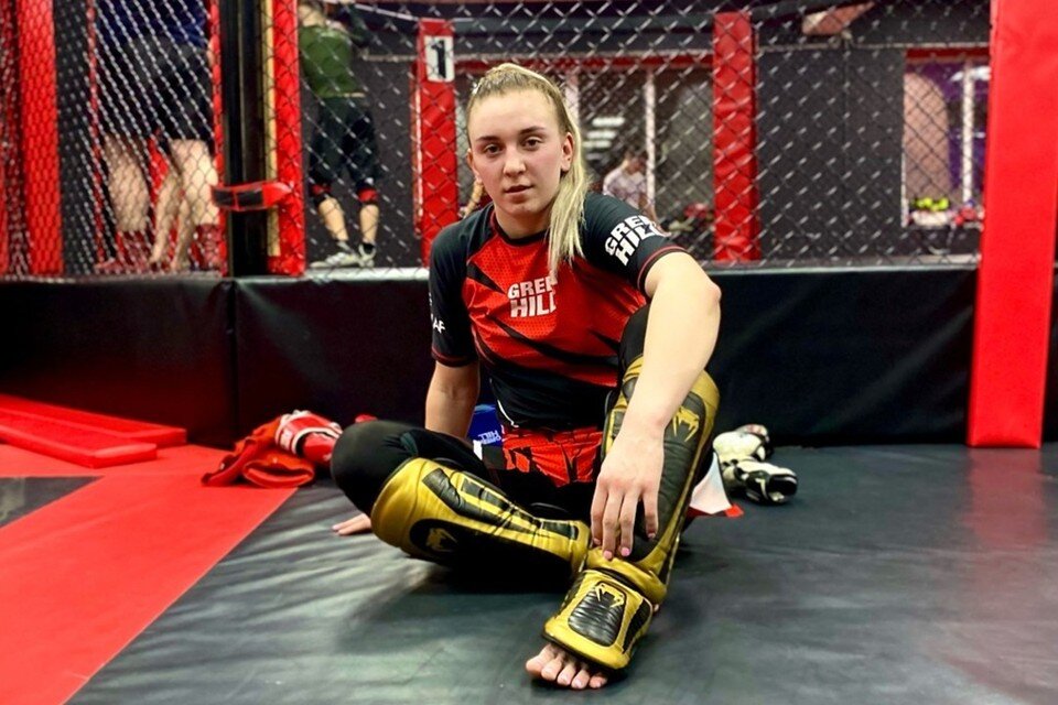    На Чемпионате России по ММА в весовой категории до 65,8 кг победительницей стала 18-летняя жительница Барнаула из личного архива героя(ев) публикации