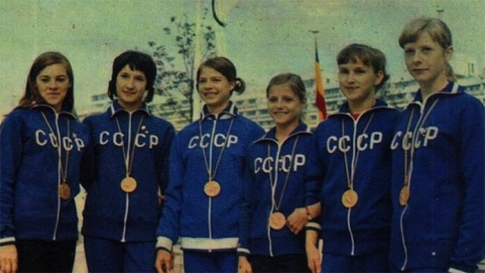 Звездная сборная СССР. Тамара Лазакович крайняя справа