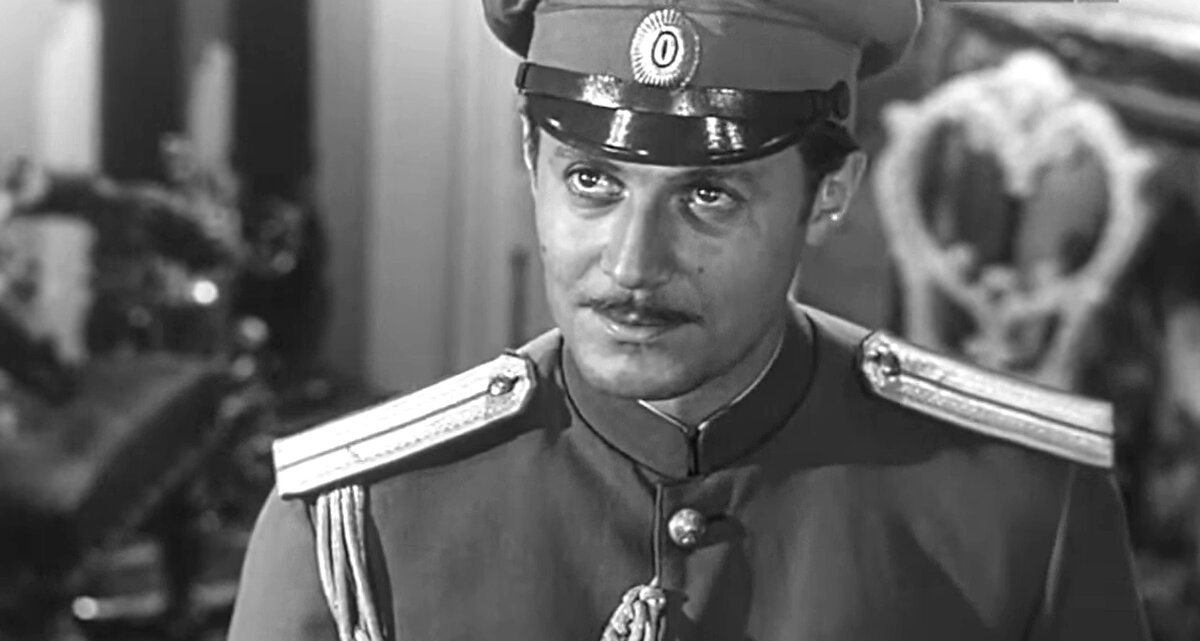 Кадр из кинофильма "Адъютант его превосходительства", 1969 г., режиссер Евгений Ташков, сценаристы Игорь Болгарин, Георгий Северский, композитор Андрей Эшпай (скриншот)