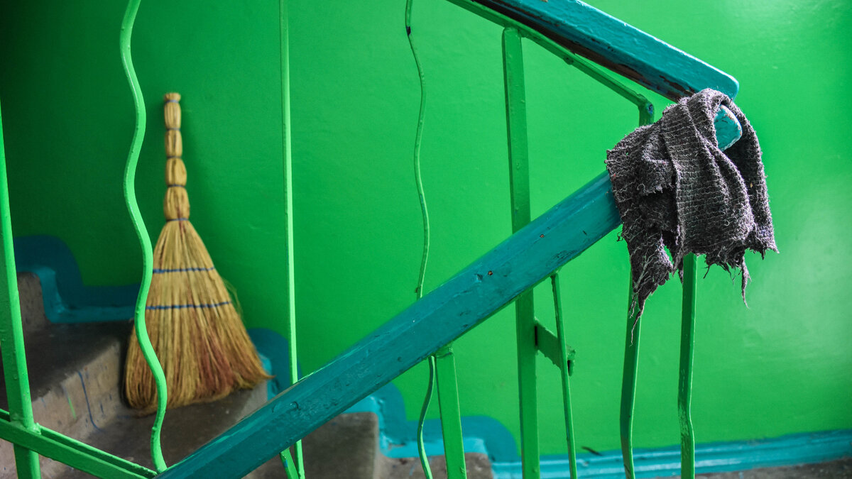     Следователи завели уголовное дело о крупном мошенничестве на 48-летнюю коммунальную работницу Волгограда, сообщили в ГУ МВД по региону.