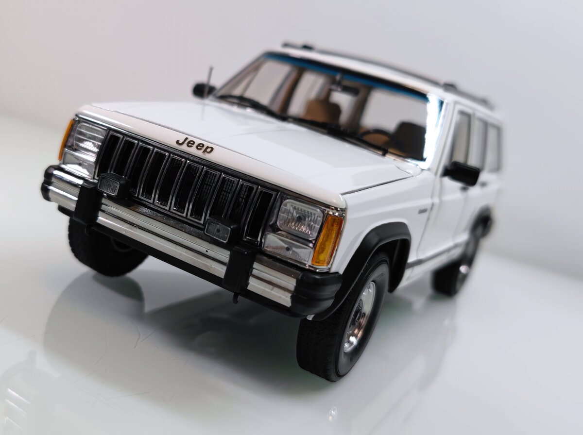 Jeep Cherokee XJ 1985 | Мир 1:18. Масштабные модели авто | Дзен