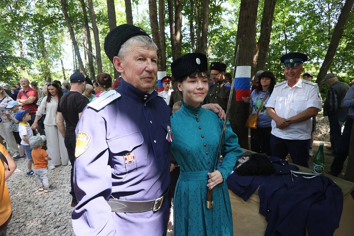 Казачий праздник прошел на территории храма святого Александра Невского в  Пскове | Псковская Епархия | Дзен