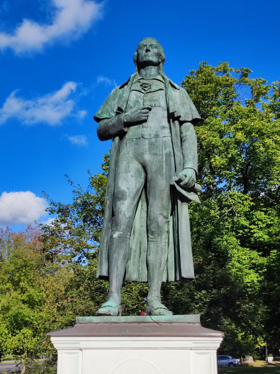 Памятник Фридриху Шиллеру в Калининграде. Источник — dzen.ru/pa_myatnik