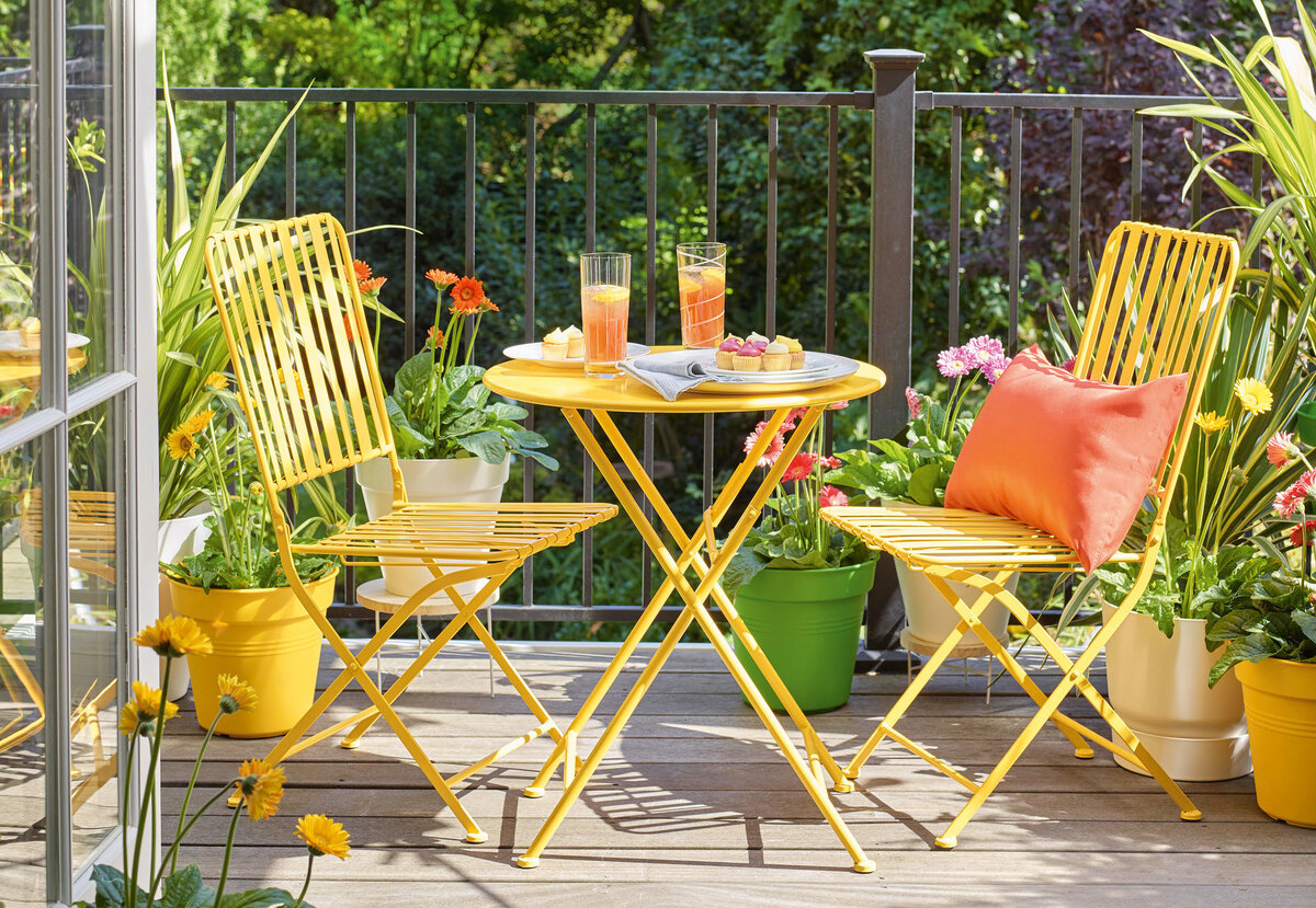     На свежий воздух! Как устроить рабочее место на даче и не только