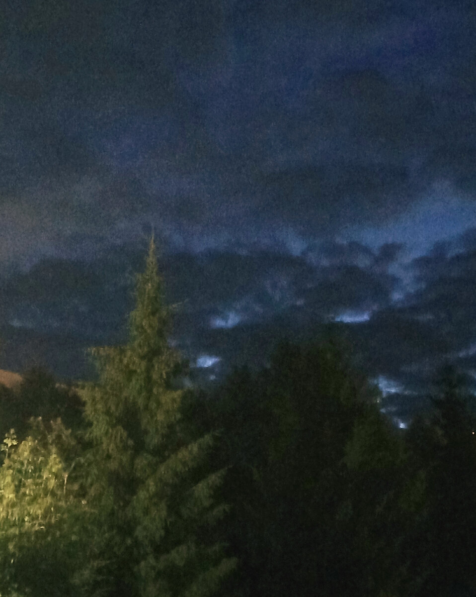 Тёмная ночь.