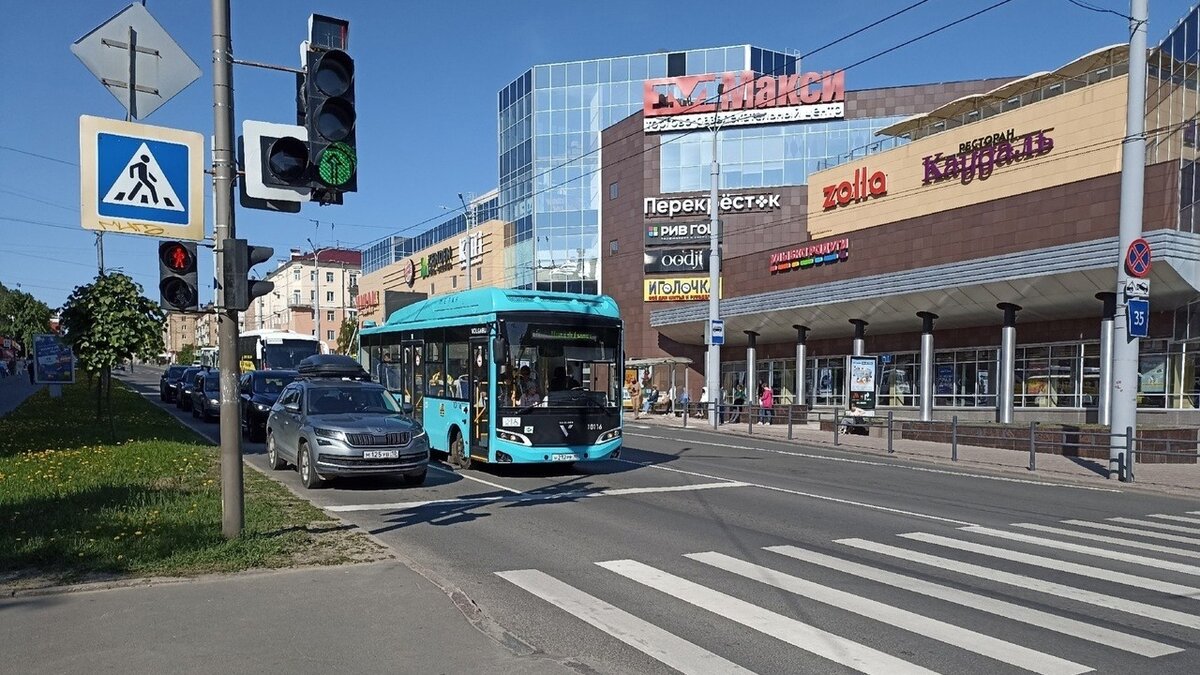     Счастье от долгожданной транспортной реформы было недолгим, новые автобусы не соблюдают ранее установленные интервалы движения, сообщили в соцсетях.