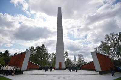    Открытие стеллы "Город трудовой доблести" в Екатеринбурге ©Павел Лисицын РИА Новости