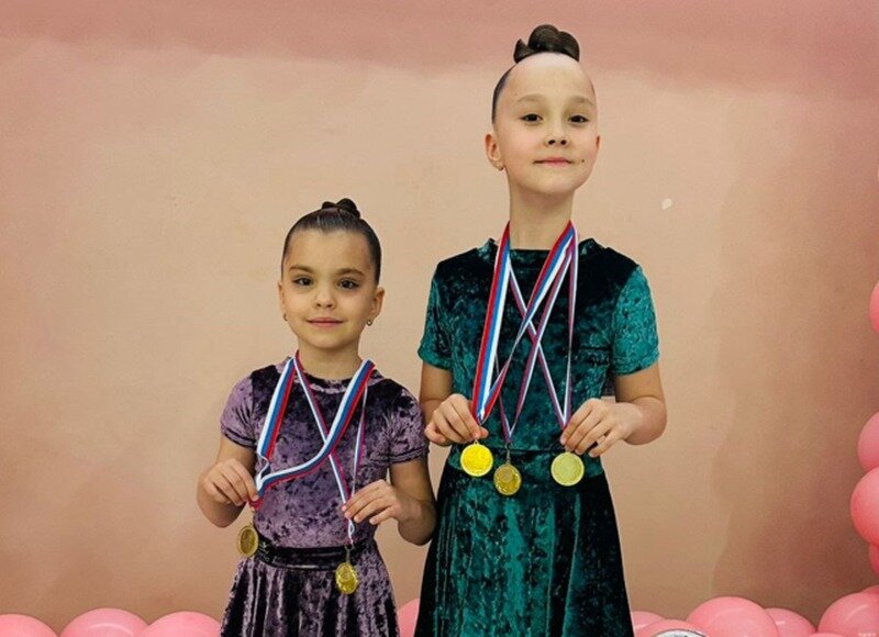 Елизавета Яценко и Милана Косолапова.