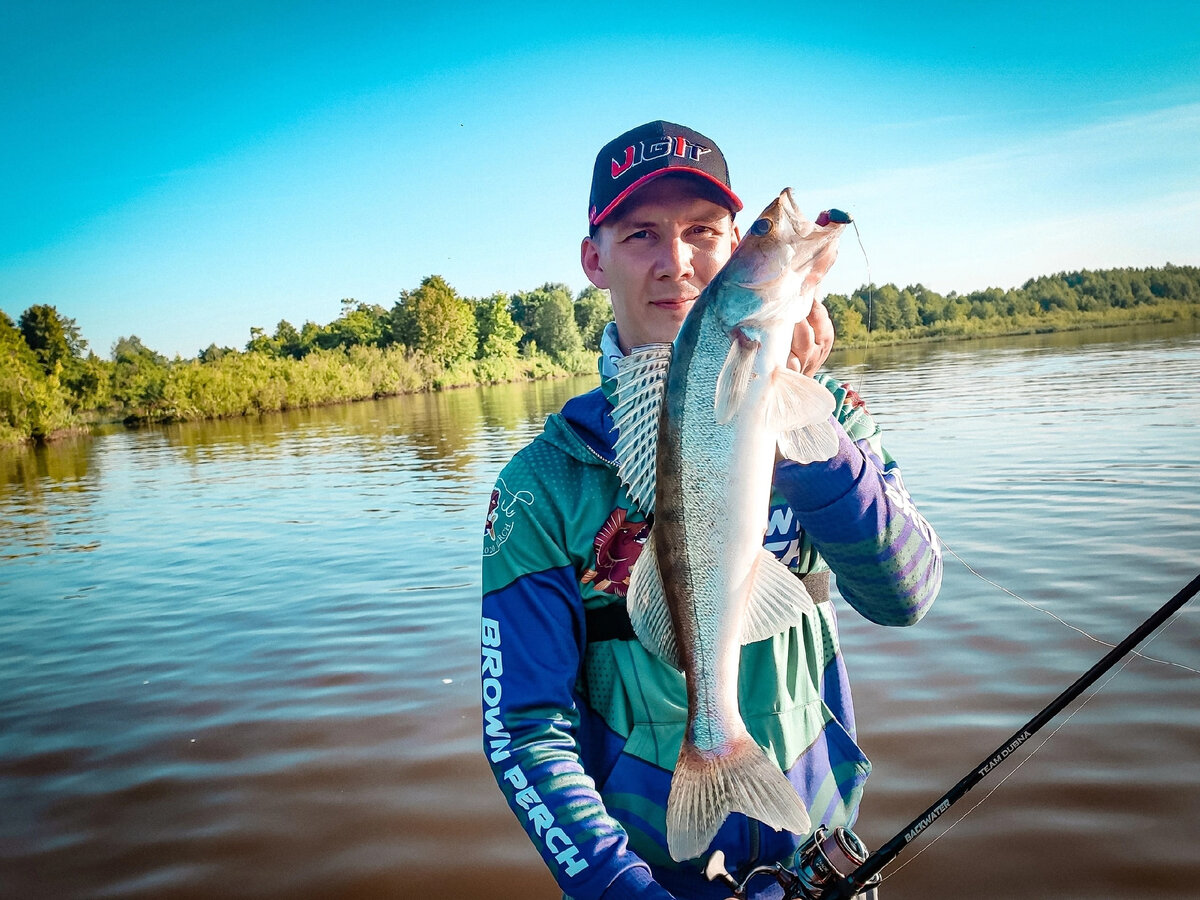 Почти весь прошлый сезон я ловил со спиннингом Team Dubna Backwater 802L.
По прошествии множества рыбалок сложилось полное мнение об этом спиннинге и можно сделать обзор.-10