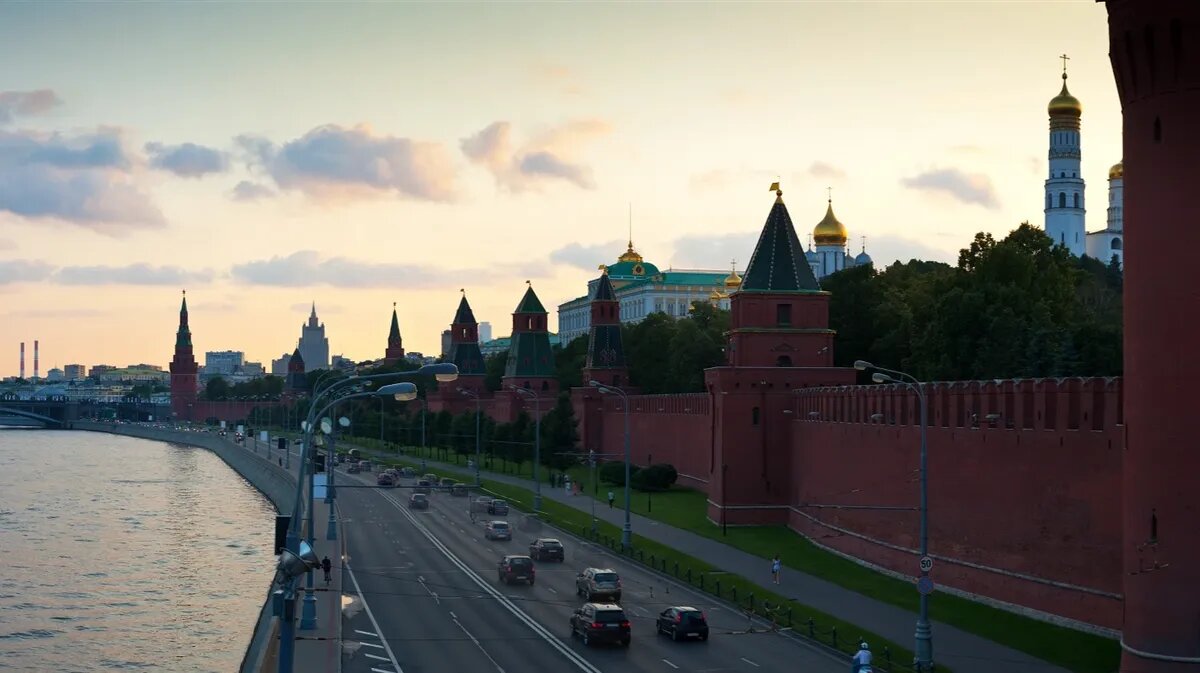 В москве и во многих