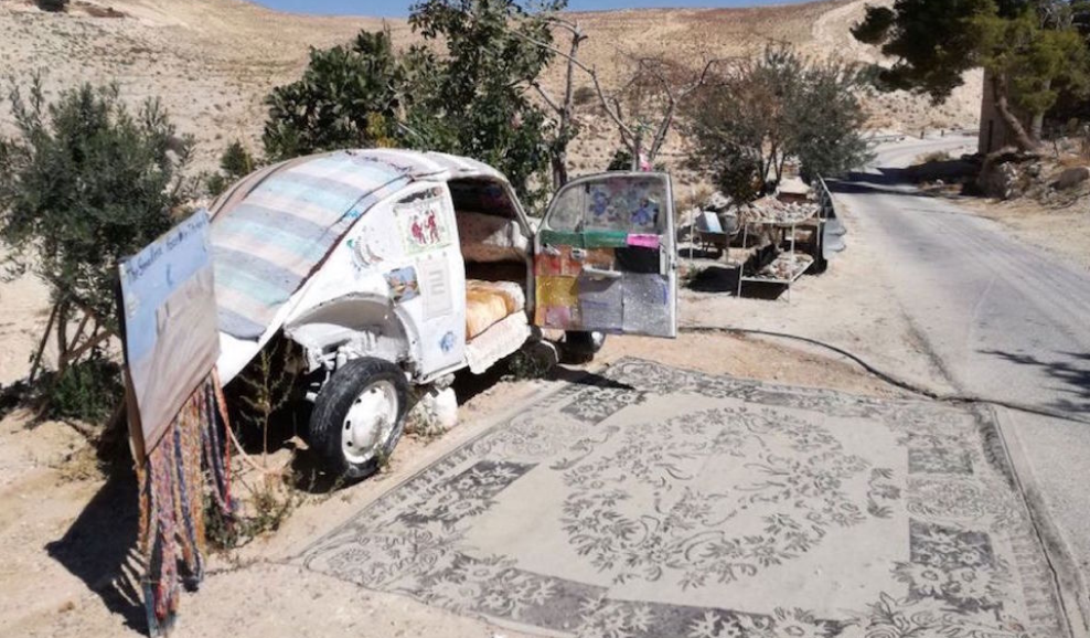 Вход в отель