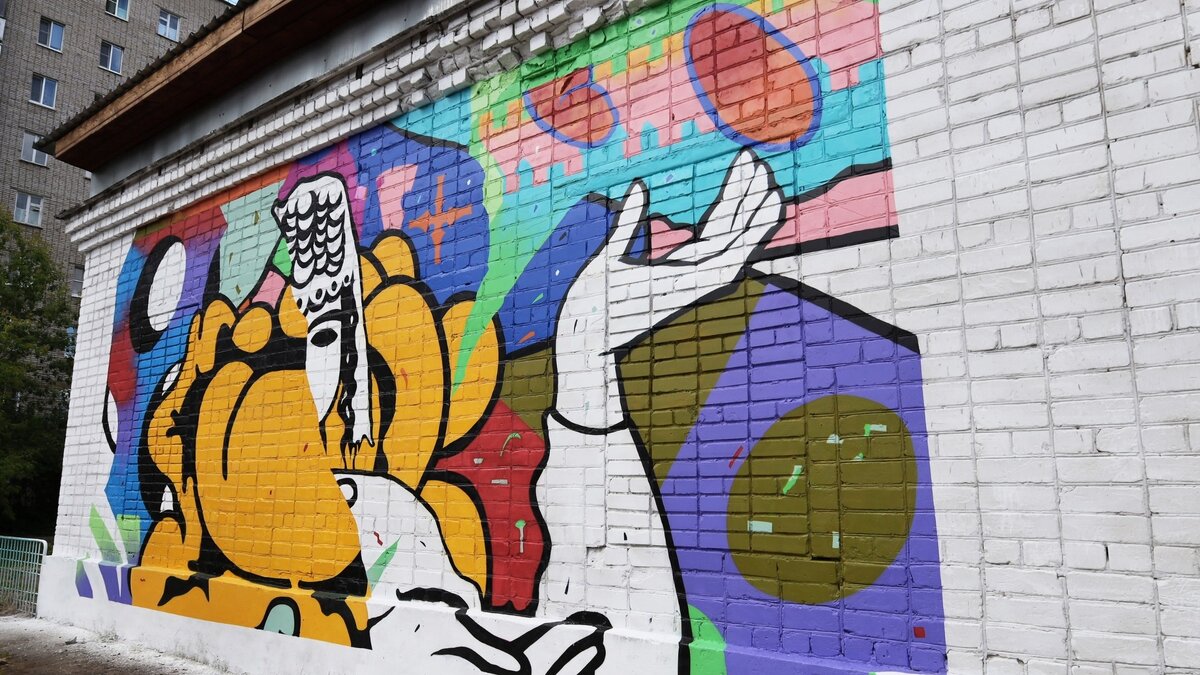     Новый яркий арт-объект появился на проезде Монтажников, 6А в Глазове.