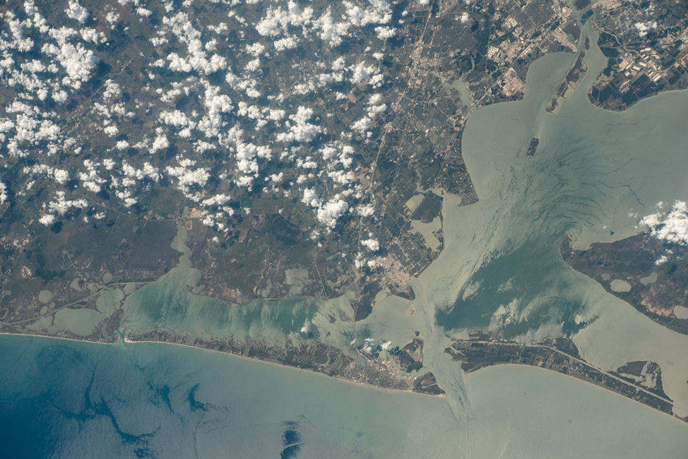 Город Галвестоун в США с борта МКС. Фото: nasa.blog.com