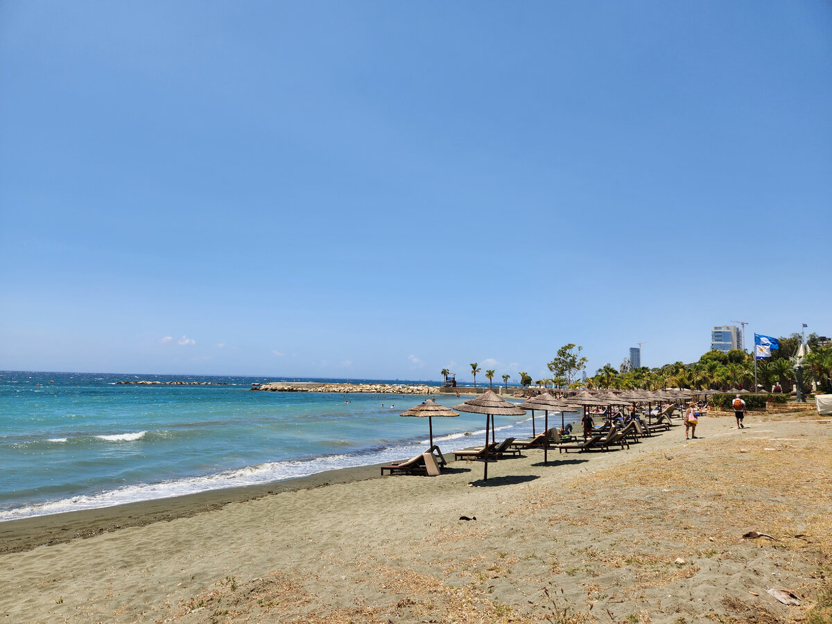 Кажется, это Aphrodite Beach. Еще фото в галерее –>