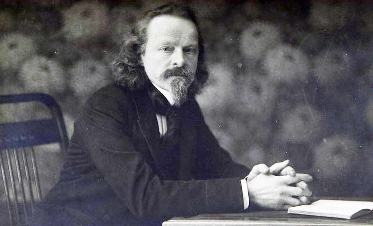 Константин Дмитриевич Бальмонт — поэт-символист, переводчик и эссеист
(1867 — 1942)