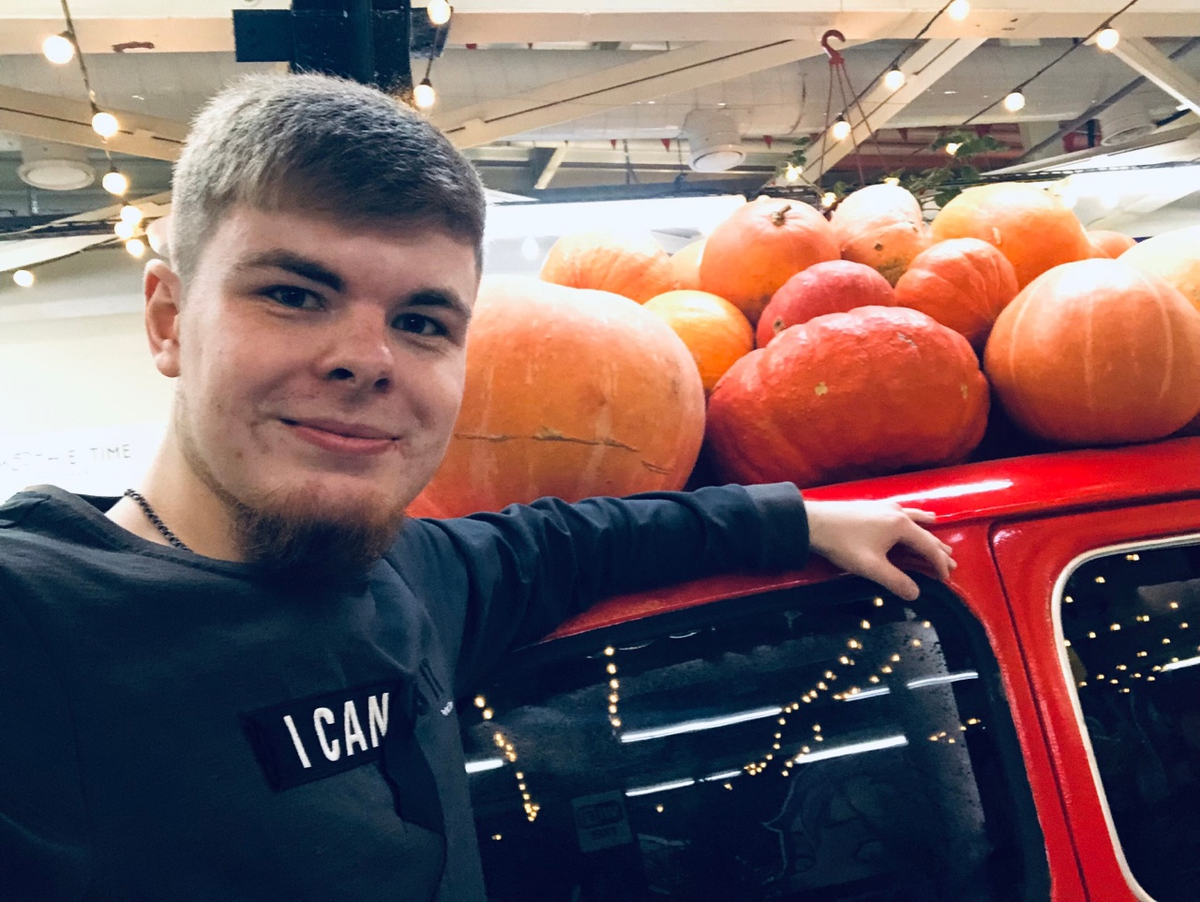 Вот, кстати, и я. С тЫкАфКаМи