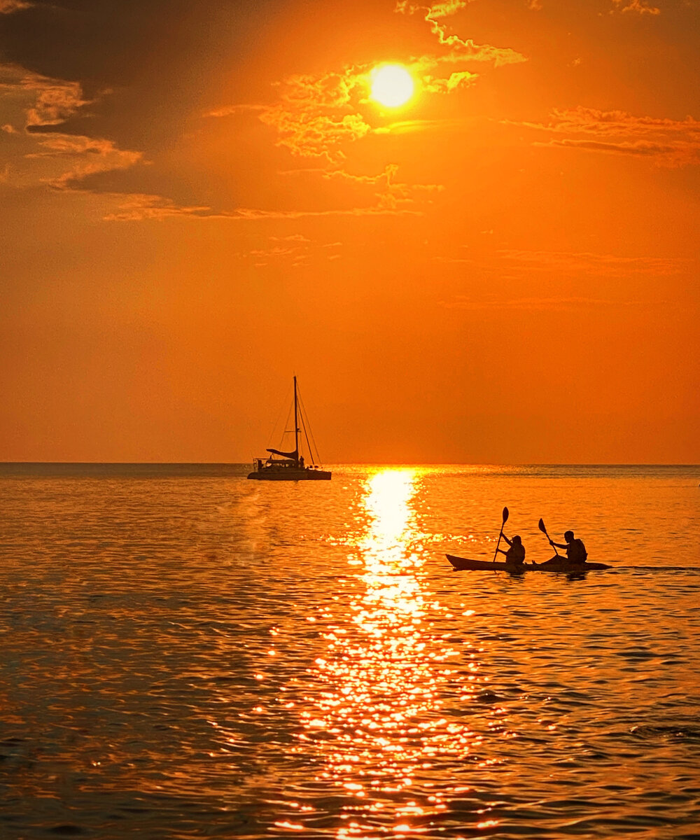 Закат море