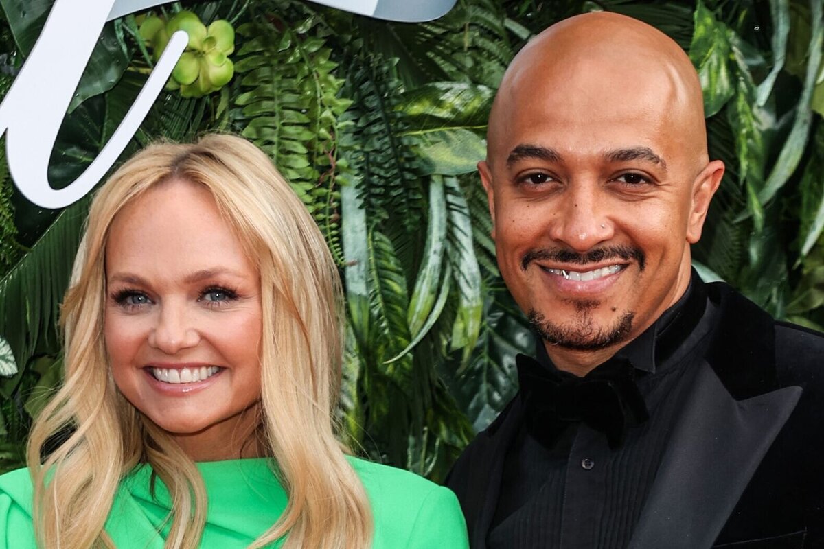     Бывшая солистка Spice Girls Эмма Бантон в салатовом платье-кейпе вышла на красную дорожку с мужем