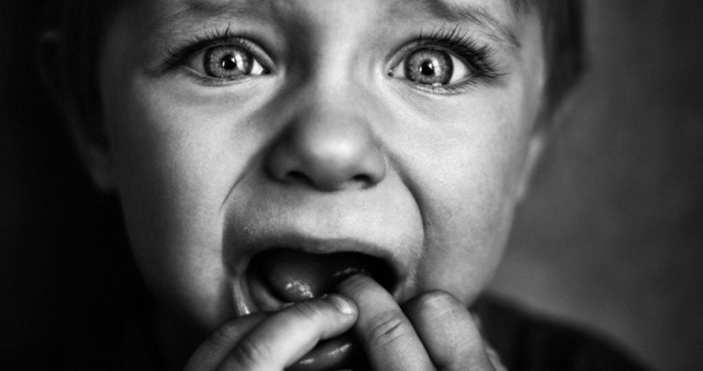 Социальный страх формируется в детстве. От степени его выраженности зависит формирование характера. 