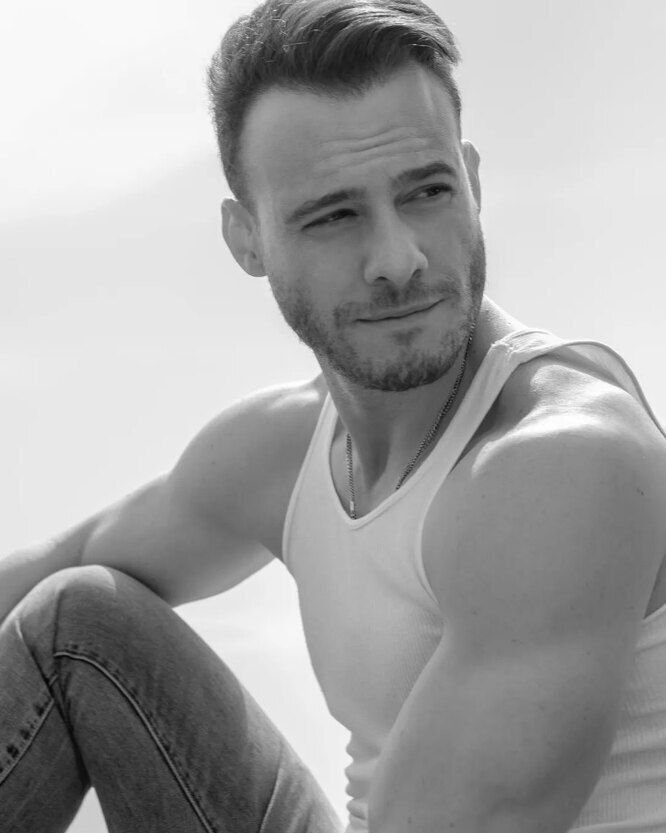      Керем Бюрсин