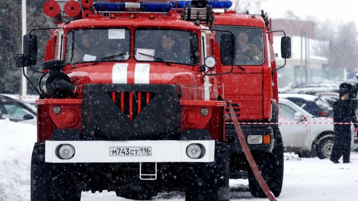     В Набережных Челнах местный житель спасся при пожаре в квартире дома 49/15. Мужчина смог выйти из жилища и потерял сознание. Об этом пишет портал Chelny-Biz.