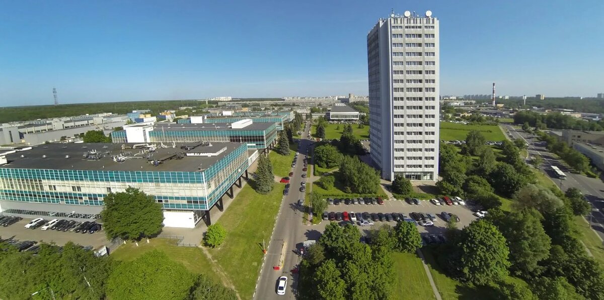 АО "Микрон" занимается научными исследованиями, разработкой, производством и реализацией интегральных микросхем, в том числе - на экспорт.