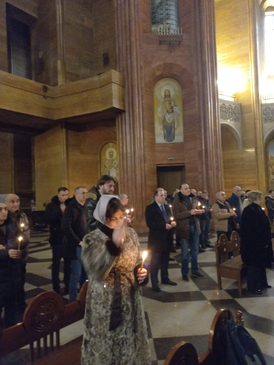 Участники поминальной службы