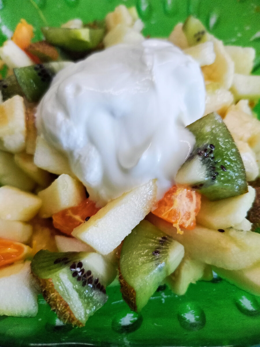 Витаминный салат как альтернатива сладостям