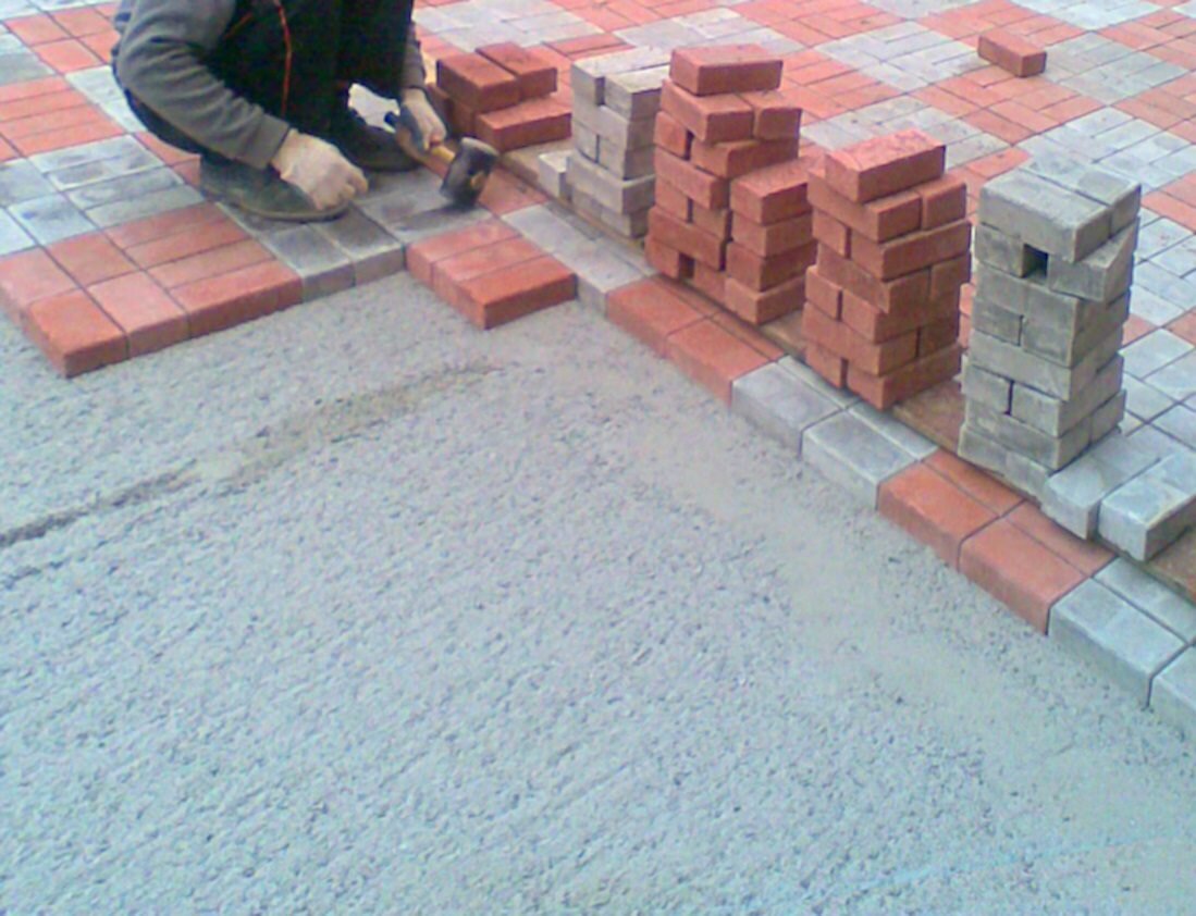 Укладка тротуарной плитки на бетон технология