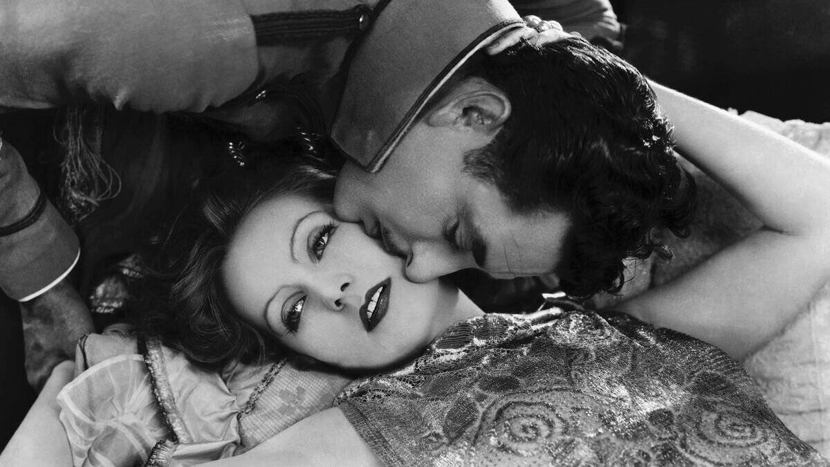    Грета Гарбо и  Джон Гилберт в фильме “Любовь”, 1927 год© Фото : Metro-Goldwyn-Mayer (MGM)