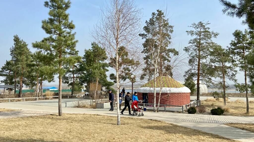     В Центральном парке культуры и отдыха открылась юрта кочевников, где можно будет поближе познакомиться с культурой и бытом кочевых народов. Она будет работать на постоянной основе.