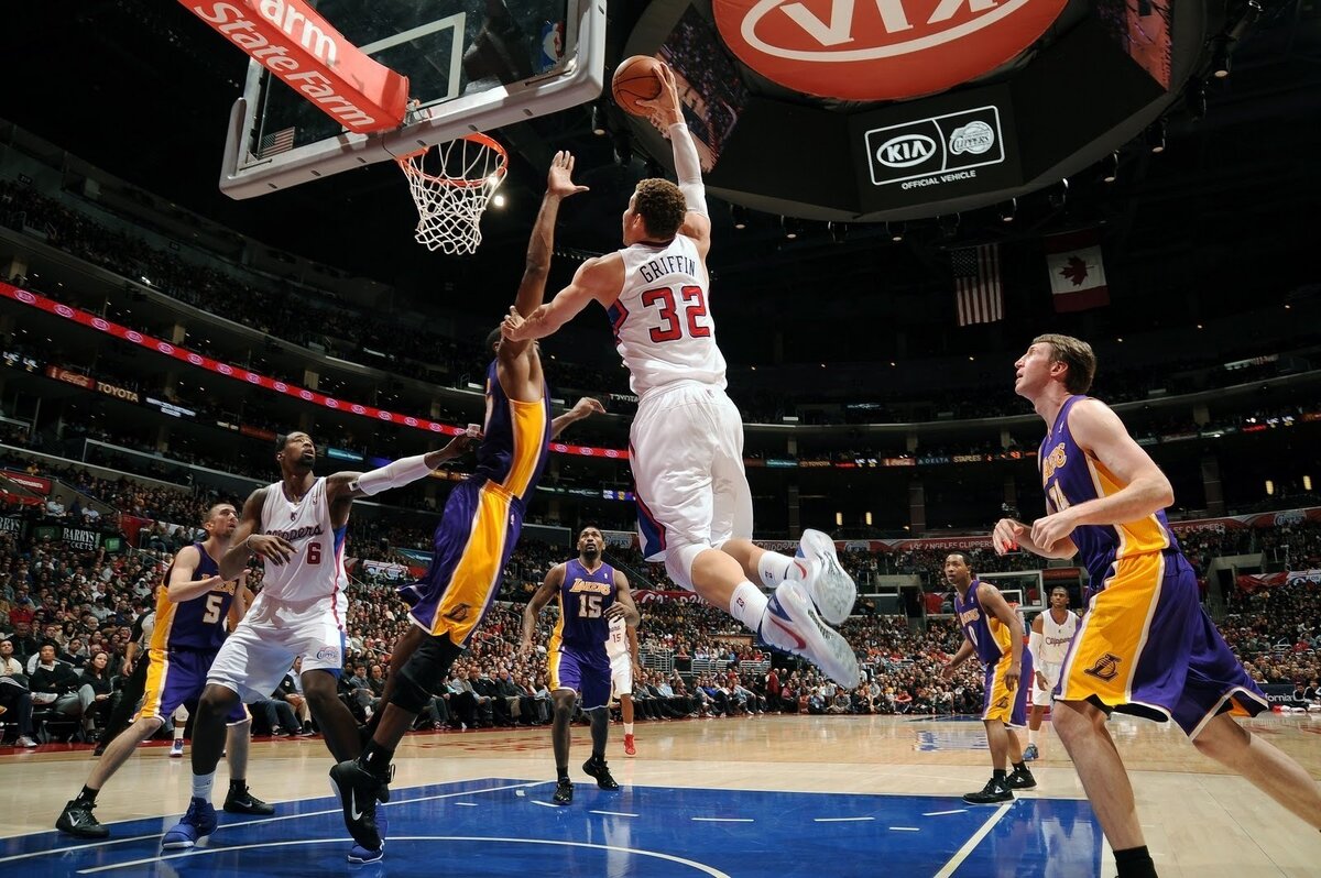 Сложные спортивные игры. "Игра в баскетбол" Сергей Преображенский. Баскетбол НБА игра. Алексей лень баскетболист. Современный баскетбол.