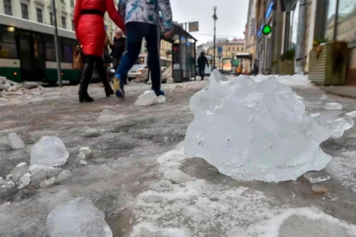 Полшага всего и кому-то вышла бы "вышка". Фото из интернета.