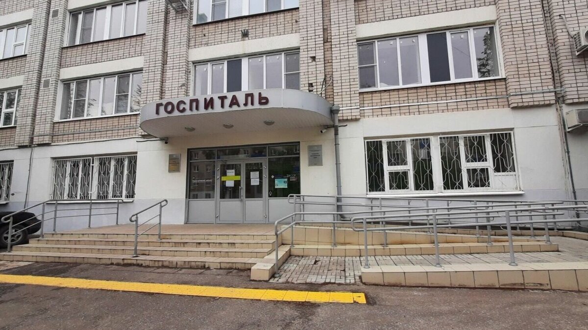     Сегодня днем, 20 марта, в Казани эвакуировали людей из госпиталя для ветеранов войн. Об этом сообщили в пресс-службе Главного управления МЧС России по Татарстану.