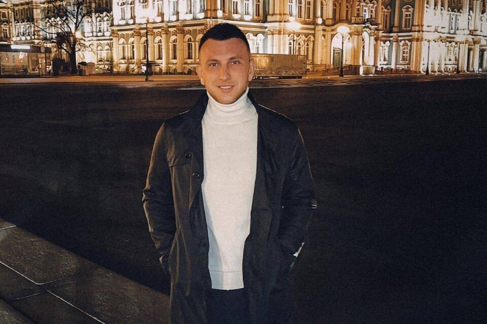     Поклонники считают, что парень встречался с Ольгой Бузовой. Фото: СОЦСЕТИ